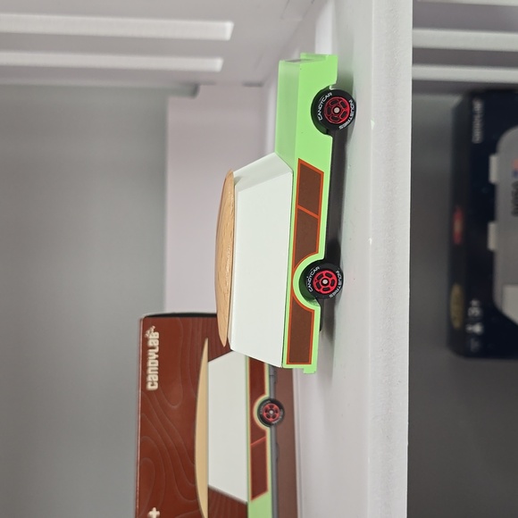 NIB Candylab Wooden Diecast Station Wagon & Surfboard Toy Car - Picture 3 of 7